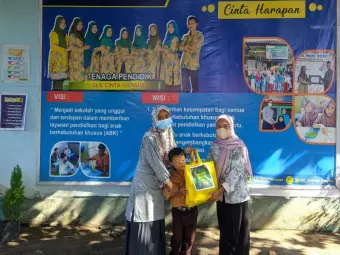 .thumbs · Bantuan - R8